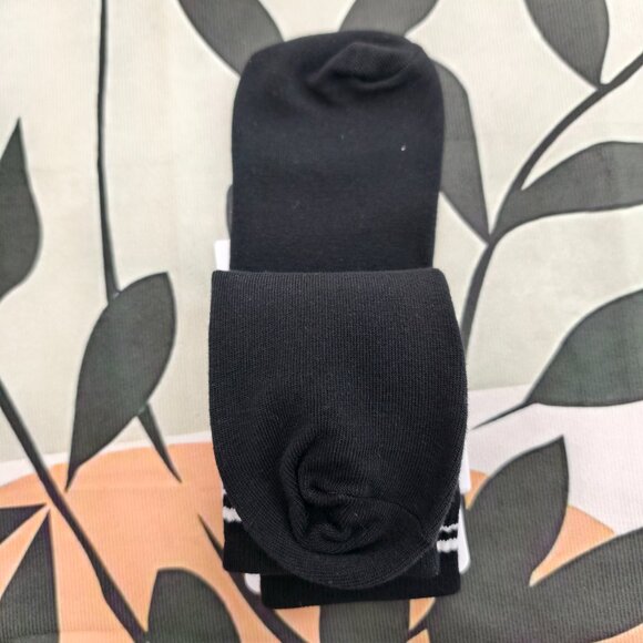 NWT - ALO Yoga Socks 2 Pairs - Picture 4 of 4